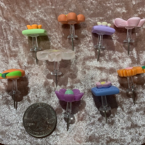Adorable Flower Charm Themed Cute Thumb Tack Push Pin Set of 9 - Picture 5 of 10